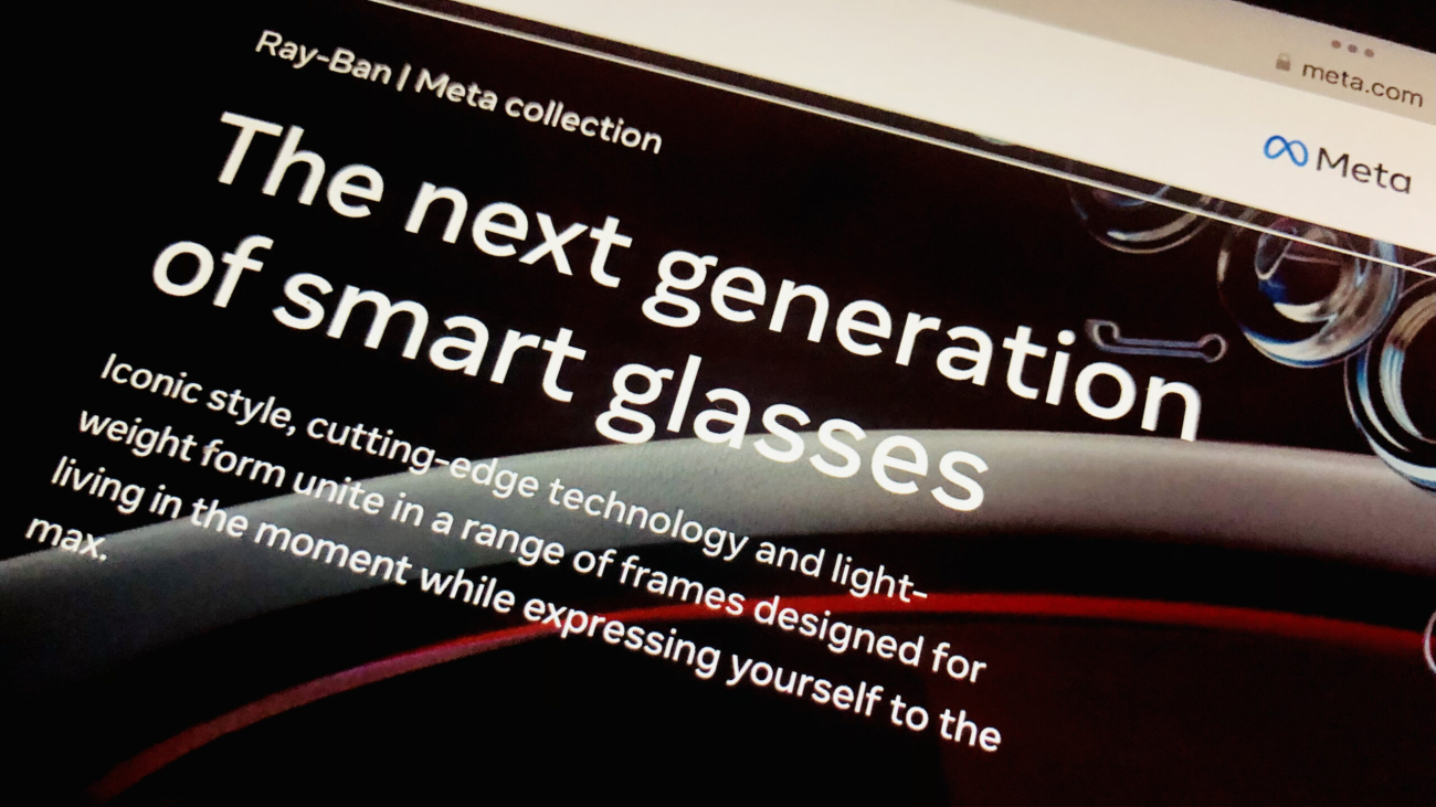 Meta smart glasses